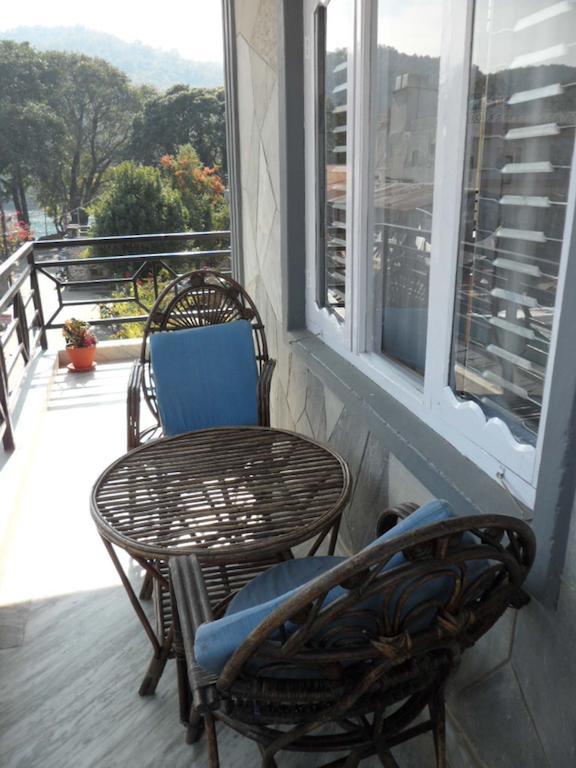 Hotel Nirvana Pokhara Kültér fotó