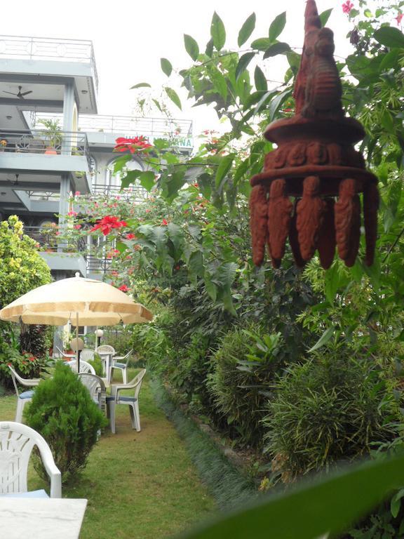 Hotel Nirvana Pokhara Kültér fotó