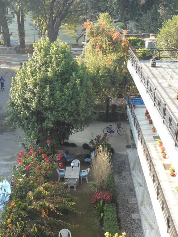 Hotel Nirvana Pokhara Kültér fotó