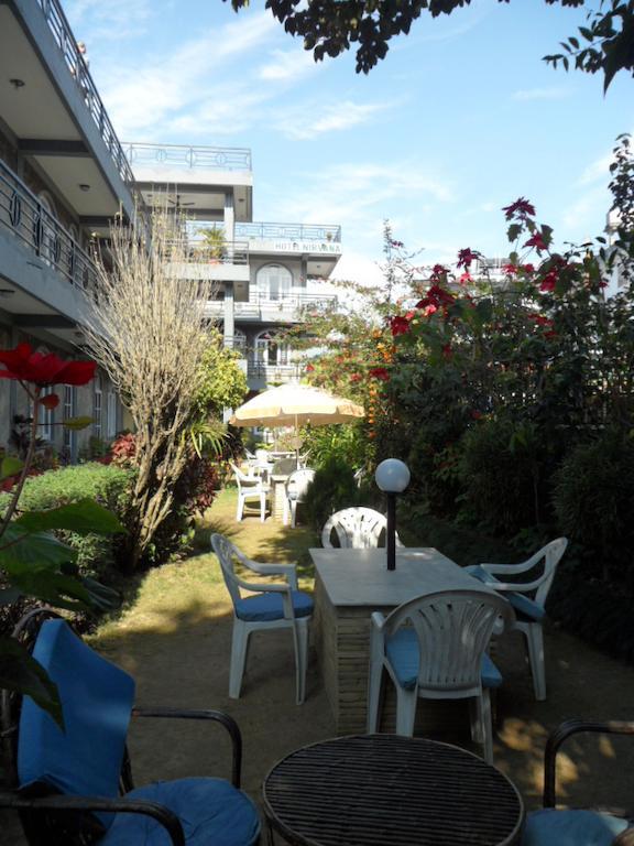 Hotel Nirvana Pokhara Kültér fotó